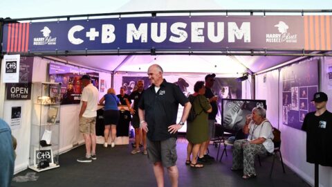 harry muskee blues heritage stand